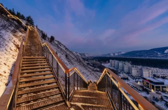 Лестница в удачном районе города Красноярска