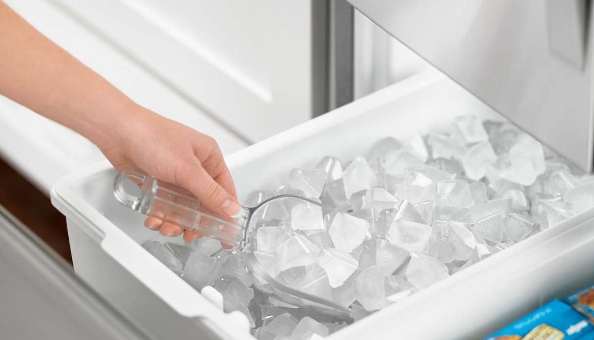Как быстро и эффективно заморозить лед в кубиках